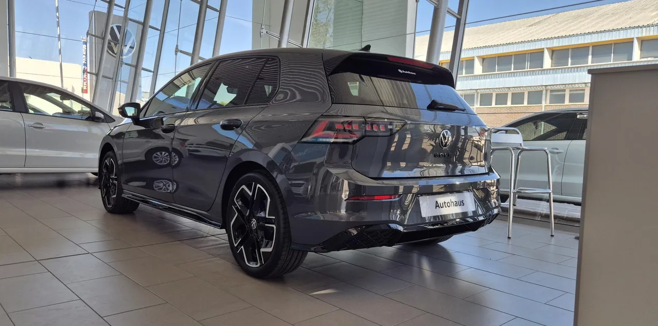 Golf RLine Plus 1.4 TSI 110 kW 8speed Tiptronic — photo 2
