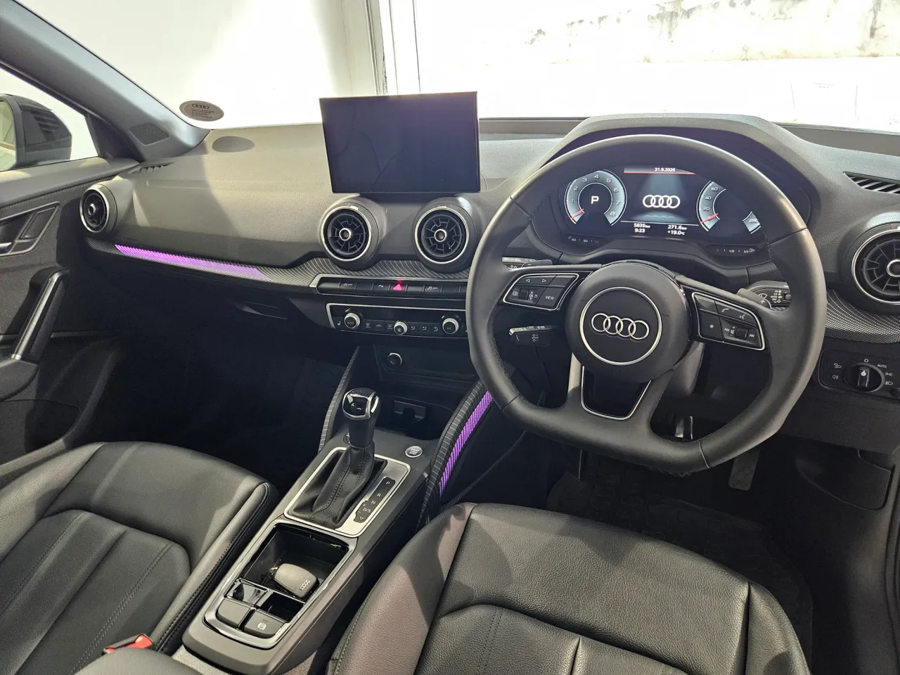 AUDI Q2 TFSI TIPTRONIC BLACK EDITION — photo 4