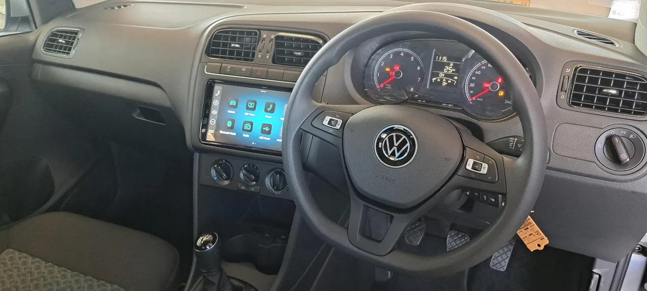 Polo Vivo 1.4 Life — photo 4
