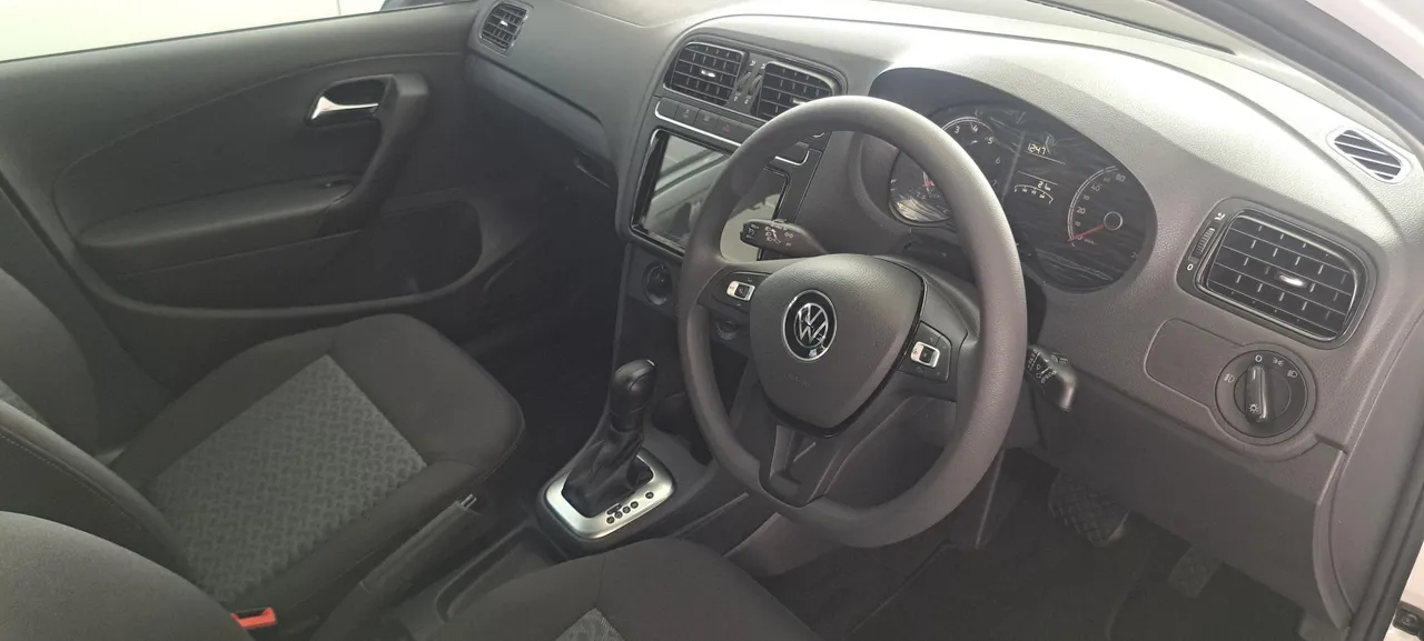 Demo Polo Vivo 1.6 TipTronic — photo 3