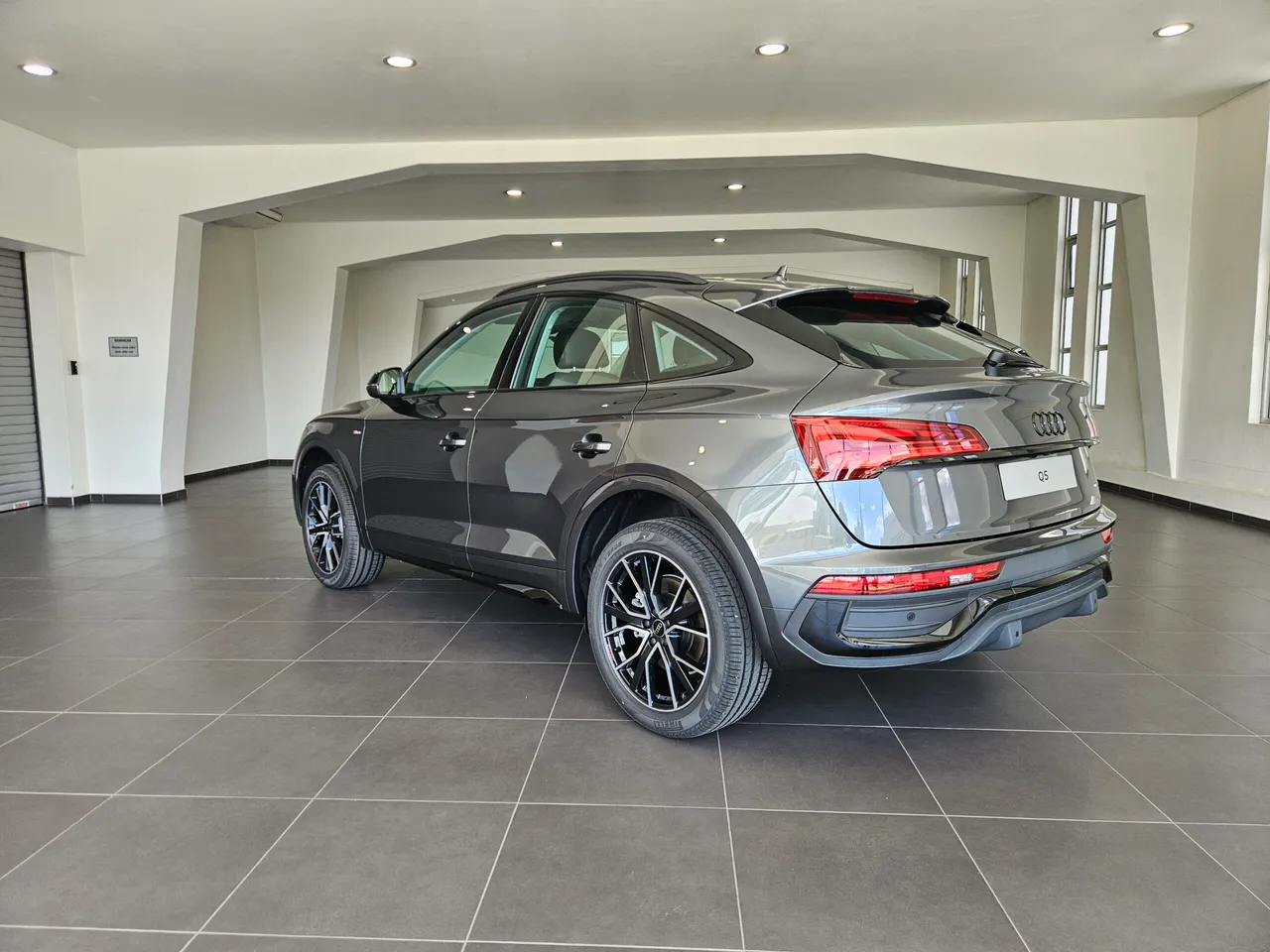 Audi Q5 Sportback 45 TFSI Black Edition — photo 7