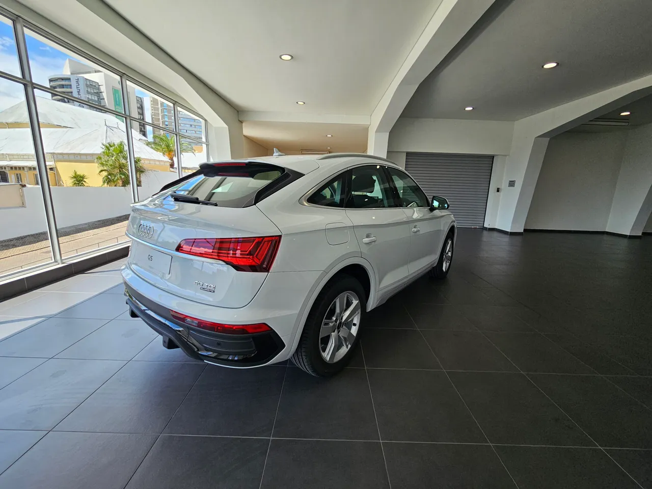 DEMO Audi Q5 Sportback 40 TDI — photo 8