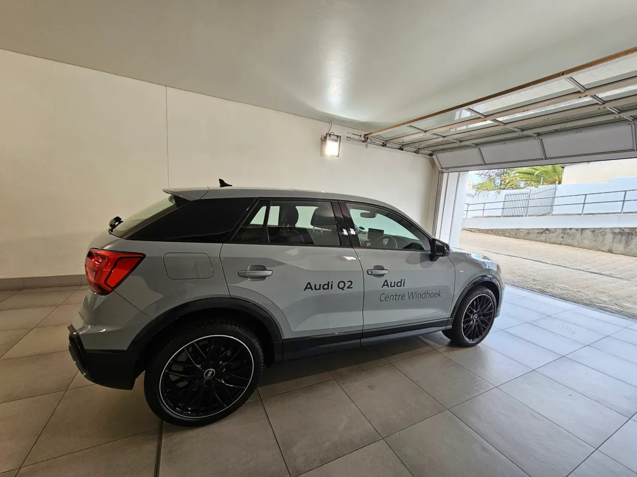 AUDI Q2 TFSI TIPTRONIC BLACK EDITION — photo 8