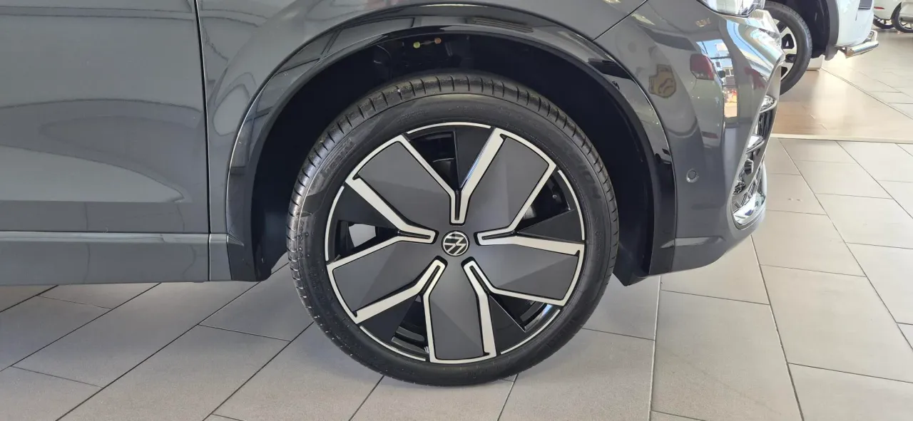 Tiguan R-Line 2.0 TSI DSG — photo 2