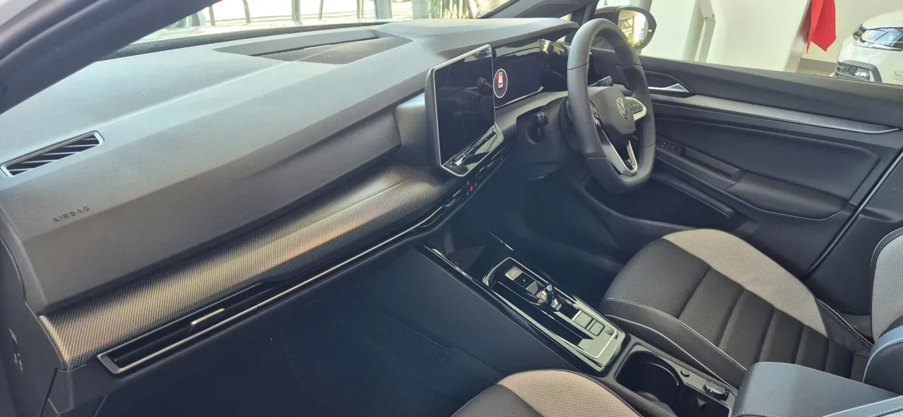 Golf R-Line Plus 1.4 TSI Tiptronic — photo 2
