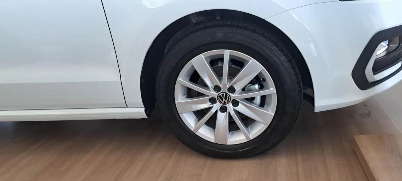 POLO VIVO 1.4 Manual — photo 5