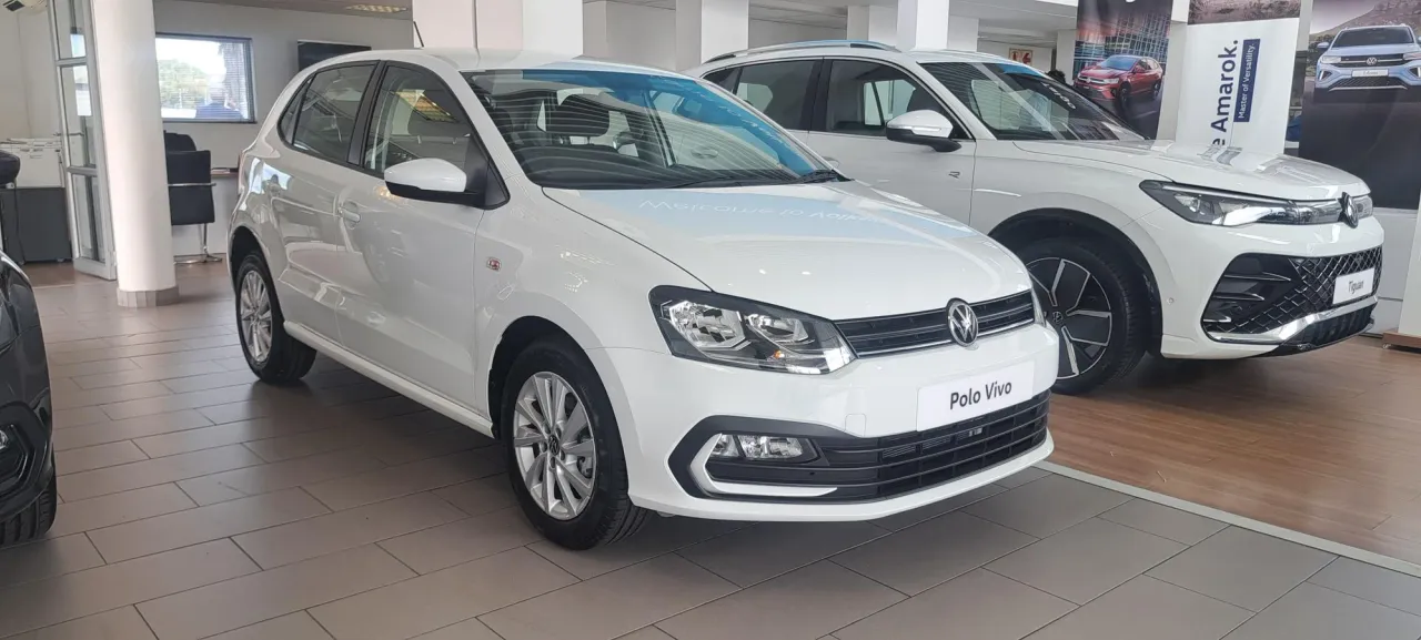 Polo Vivo 1.6 Life Tiptronic — photo 6