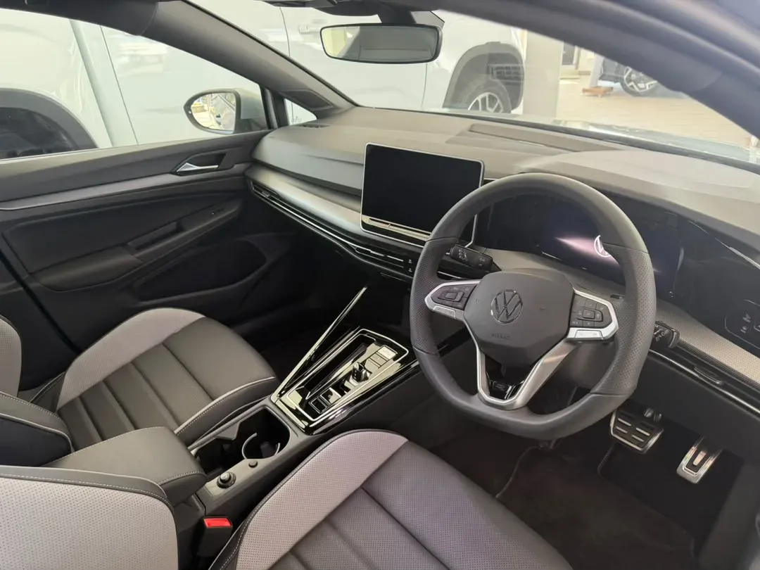 GOLF R-LINE 1.4 TSI 110KW TIPTRONIC — photo 3