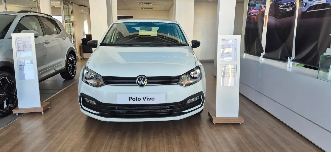 POLO VIVO 1.4 Manual — photo 2