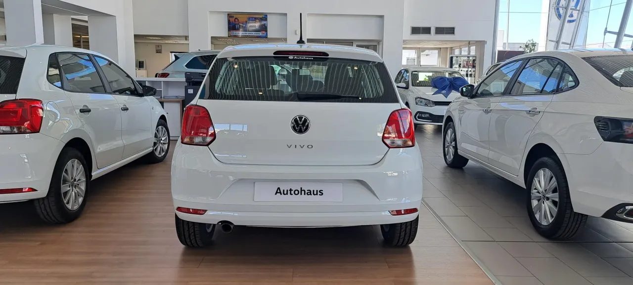 POLO VIVO 1.4 Manual — photo 6