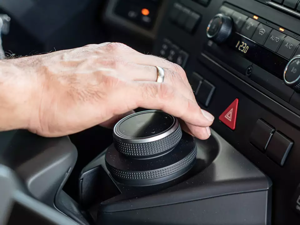 MAN SmartSelect infotainment control
