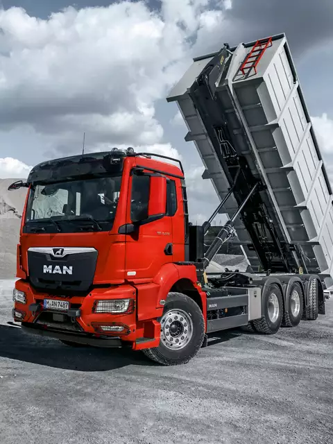 MAN roll-off skip loader