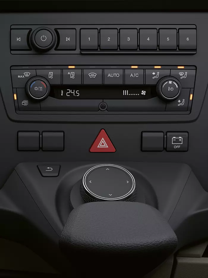 Fully automatic electrical auxiliary air-conditioning system