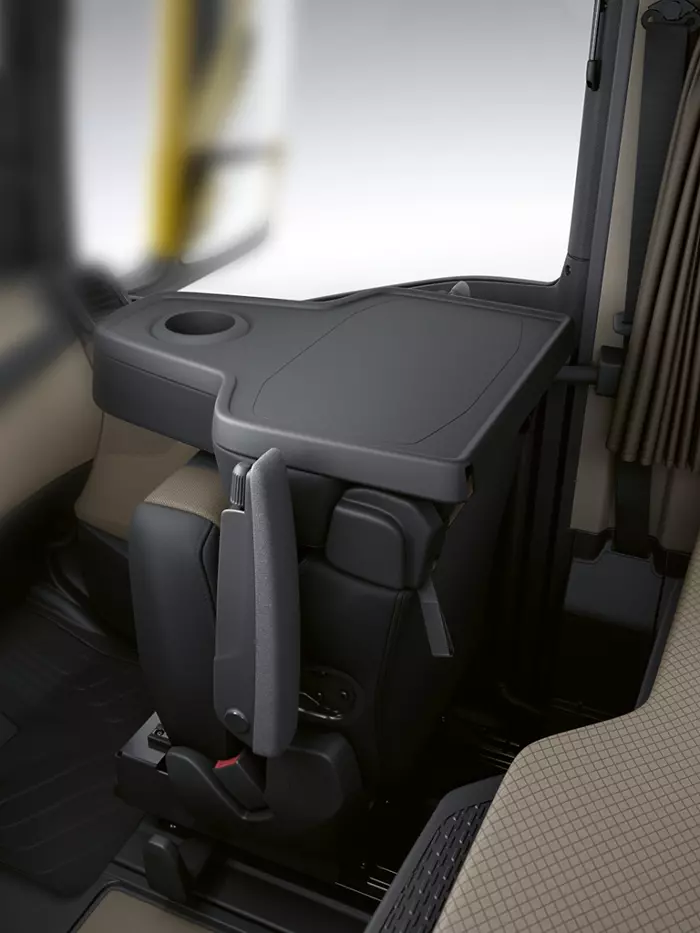 Vario co-driver's seat: seat and table all in one