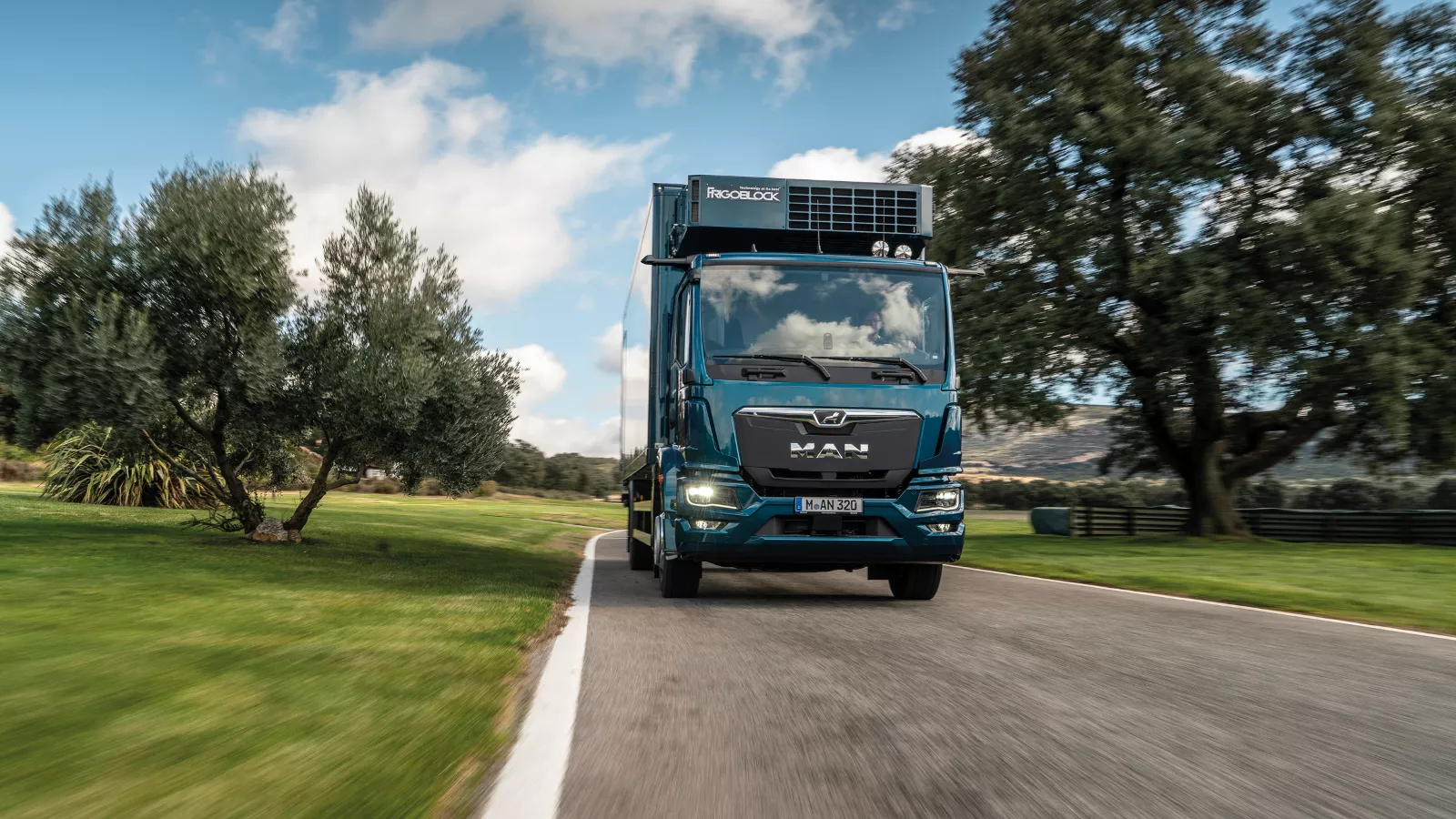 Refrigerated goods vehicles