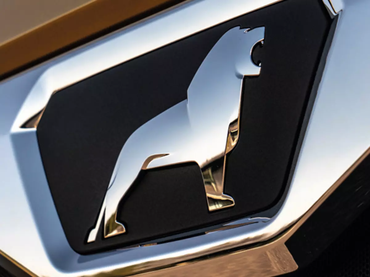 105 years of commercial vehicles &ndash; 100% commercial vehicle